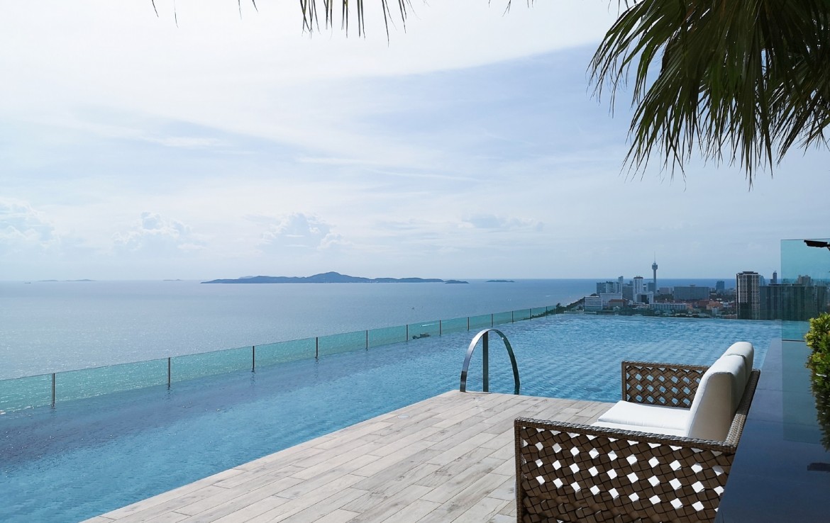 Luxury Brand New Beachfront Condo with Sea View at Pattaya Jomtien
