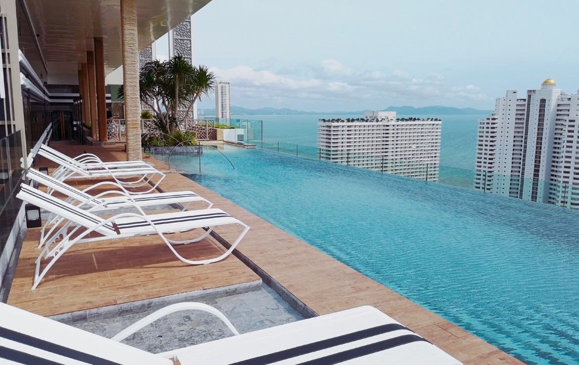 Luxury Brand New Beachfront Condo with Sea View at Pattaya Jomtien Beach
