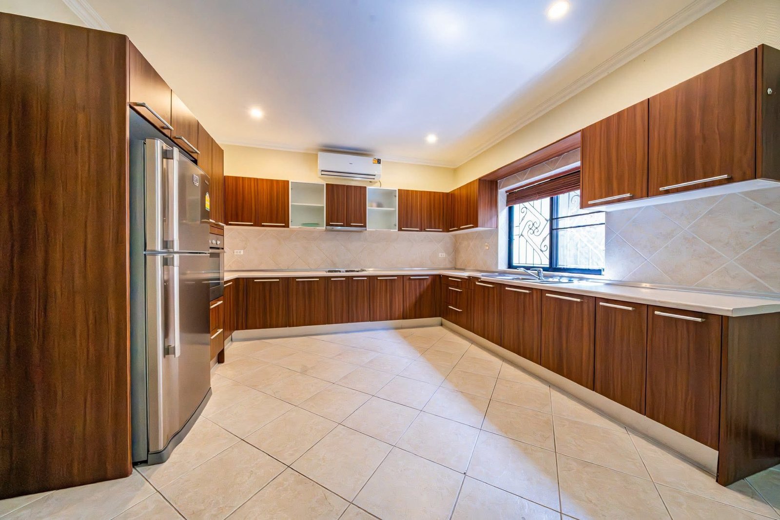 555499360_1463733078168761_7453753762520858789_n