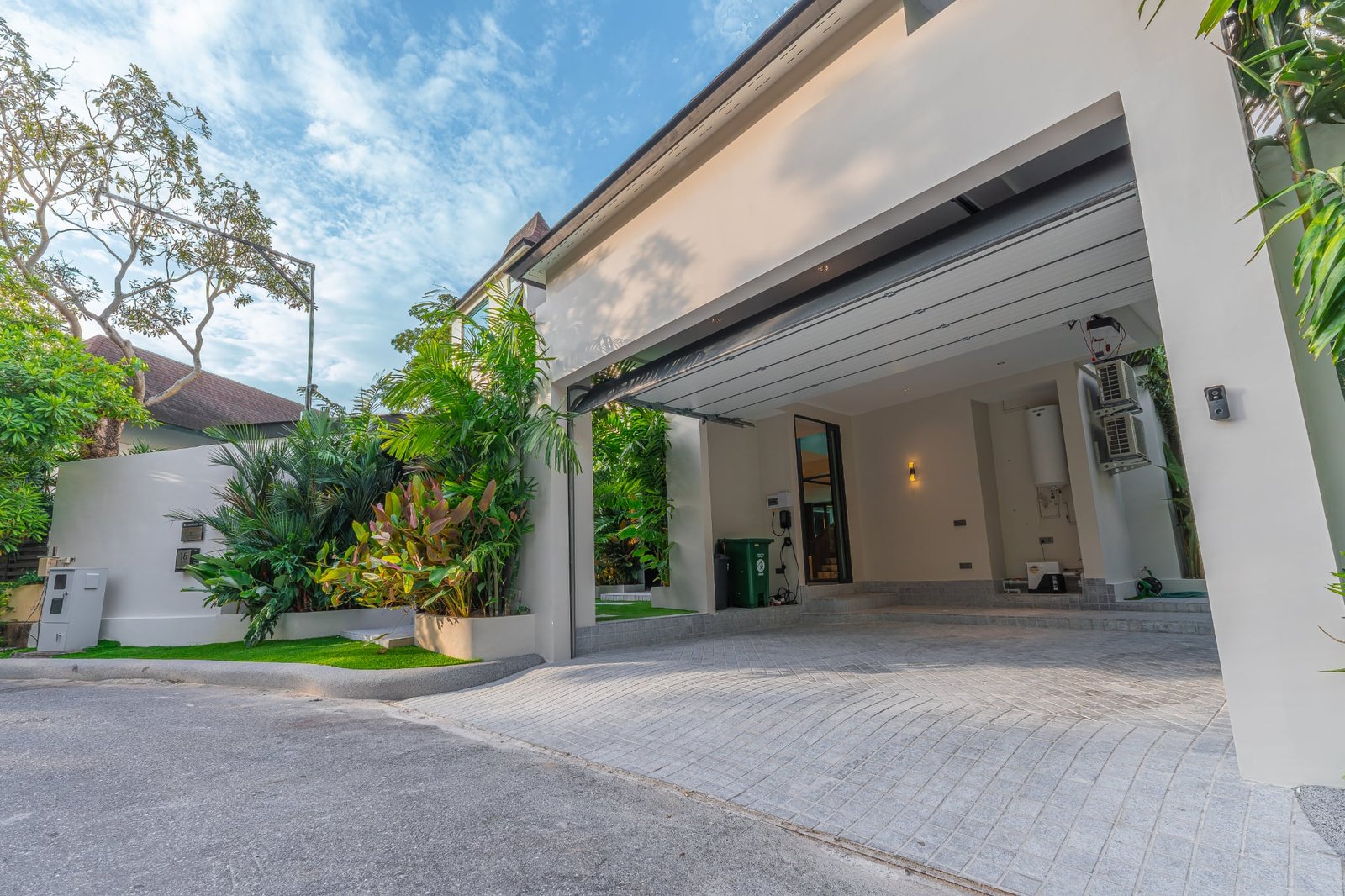 ab363245-80d1-455f-9a10-bd117584ebde