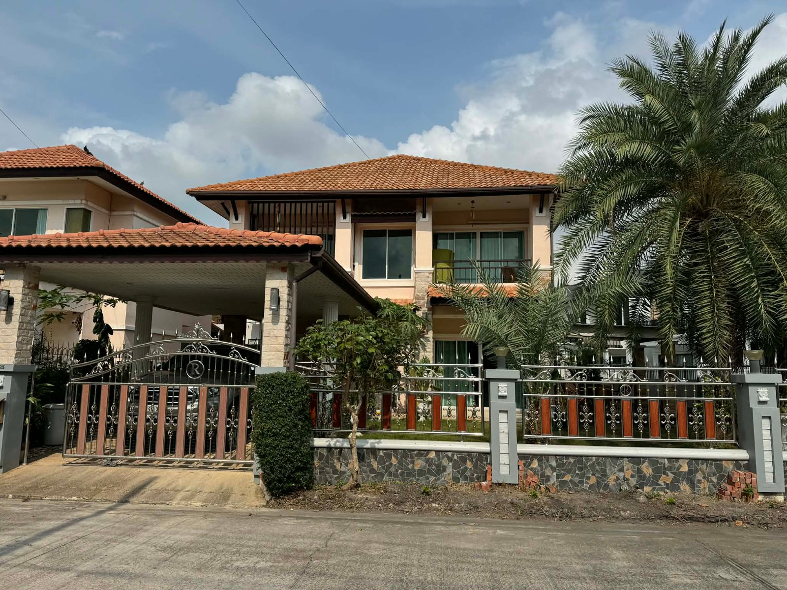 house for sale in T.W. Garden Hill