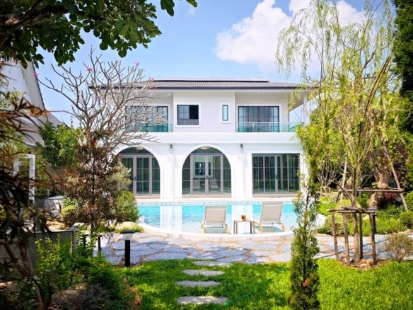 1 Rasi pool Villa near Maprachan Lake