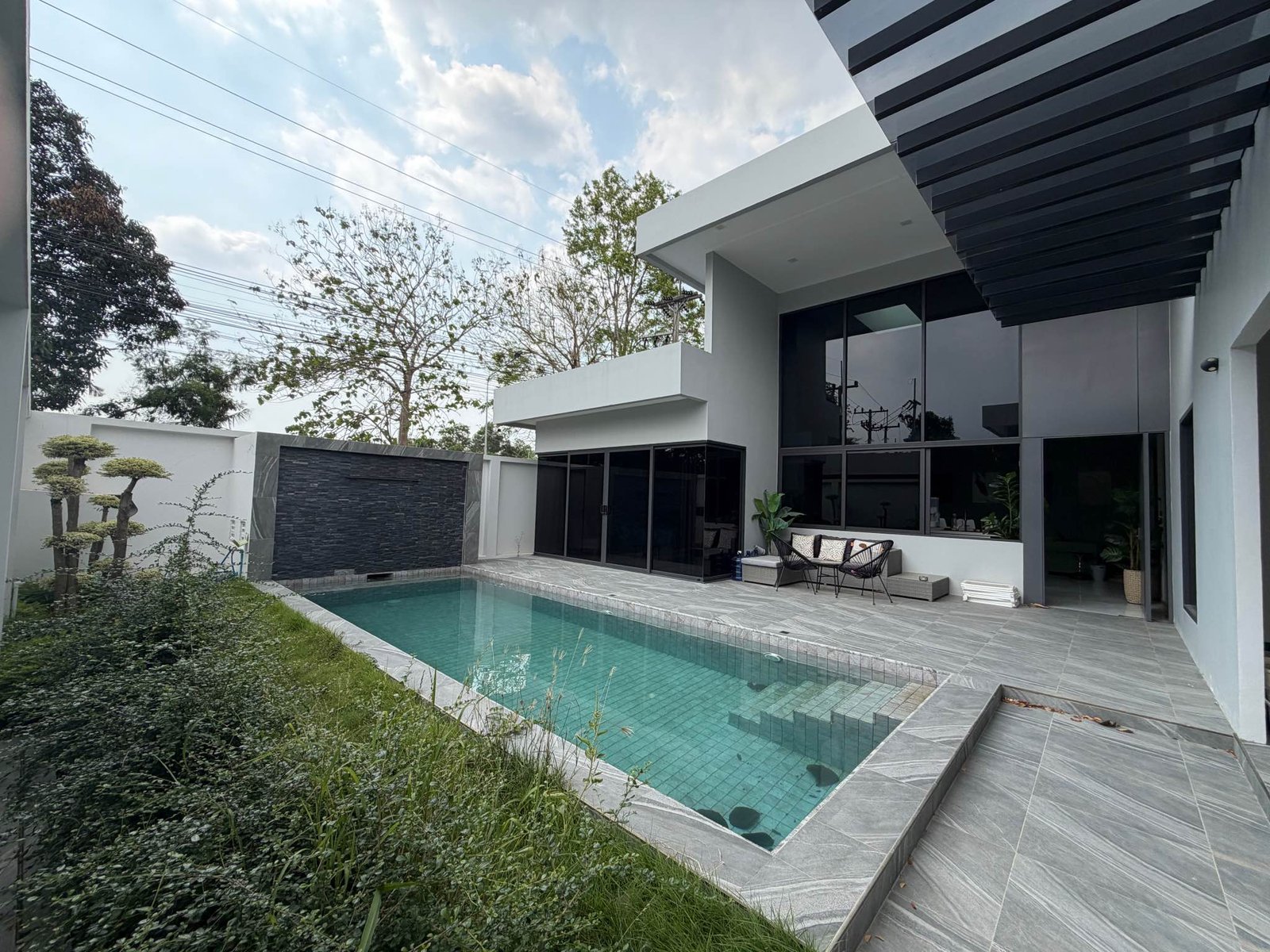 Pacific Lake, Maprachan