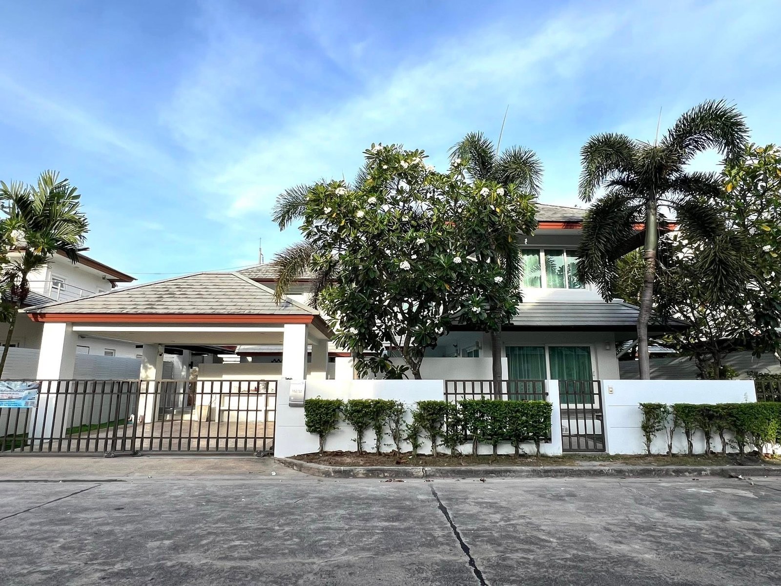 Seabreeze pool villa Pattaya