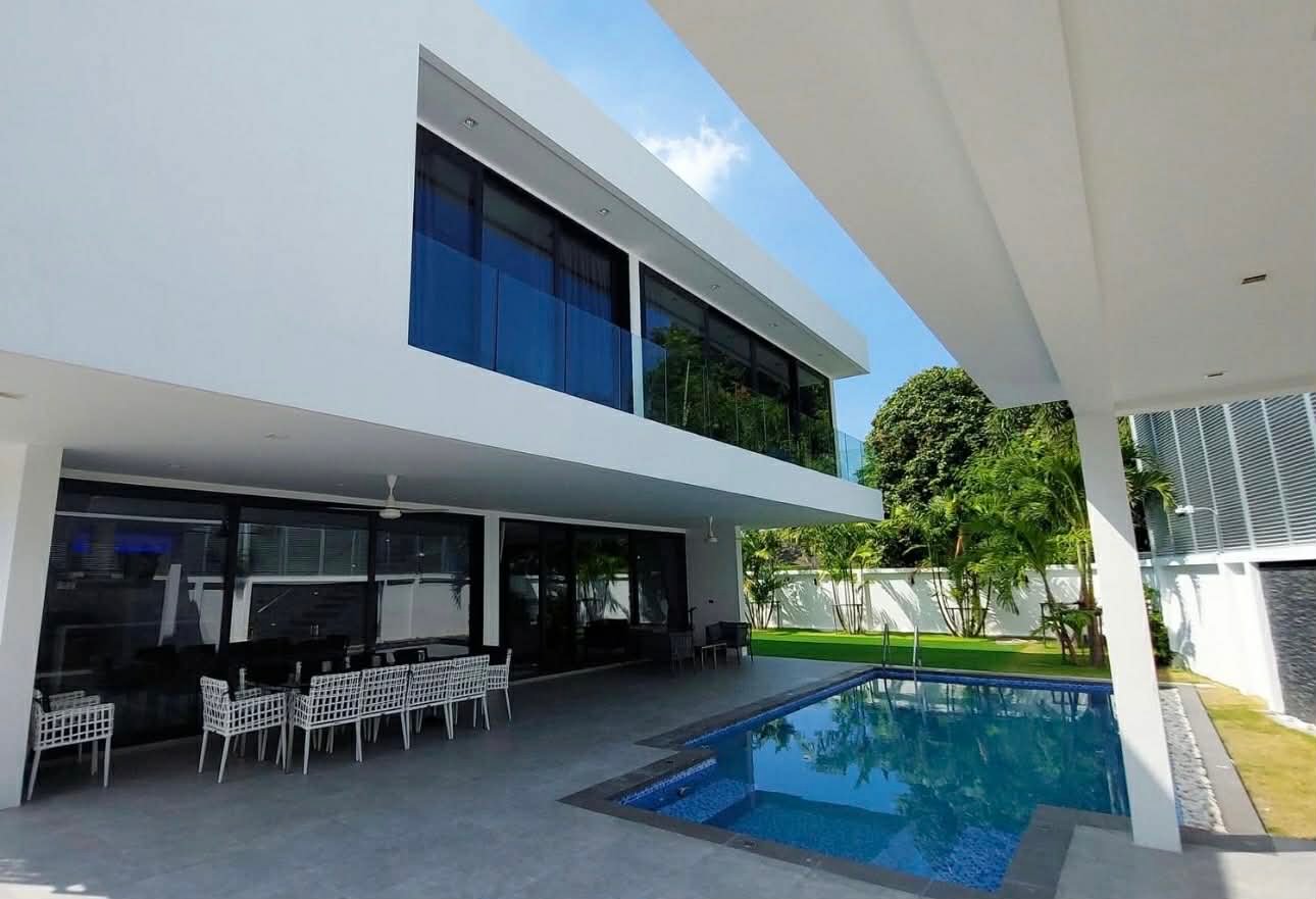 Low maintenance pool villa pratamnak hill pattaya