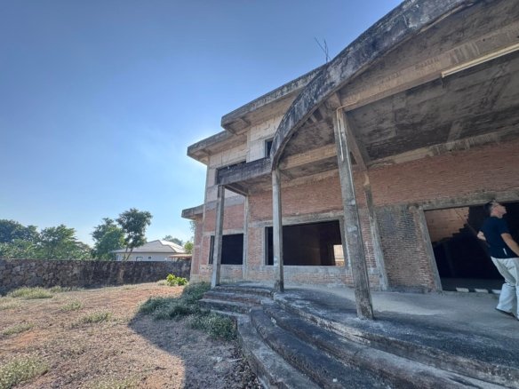 unfinished House for renovation Pattaya