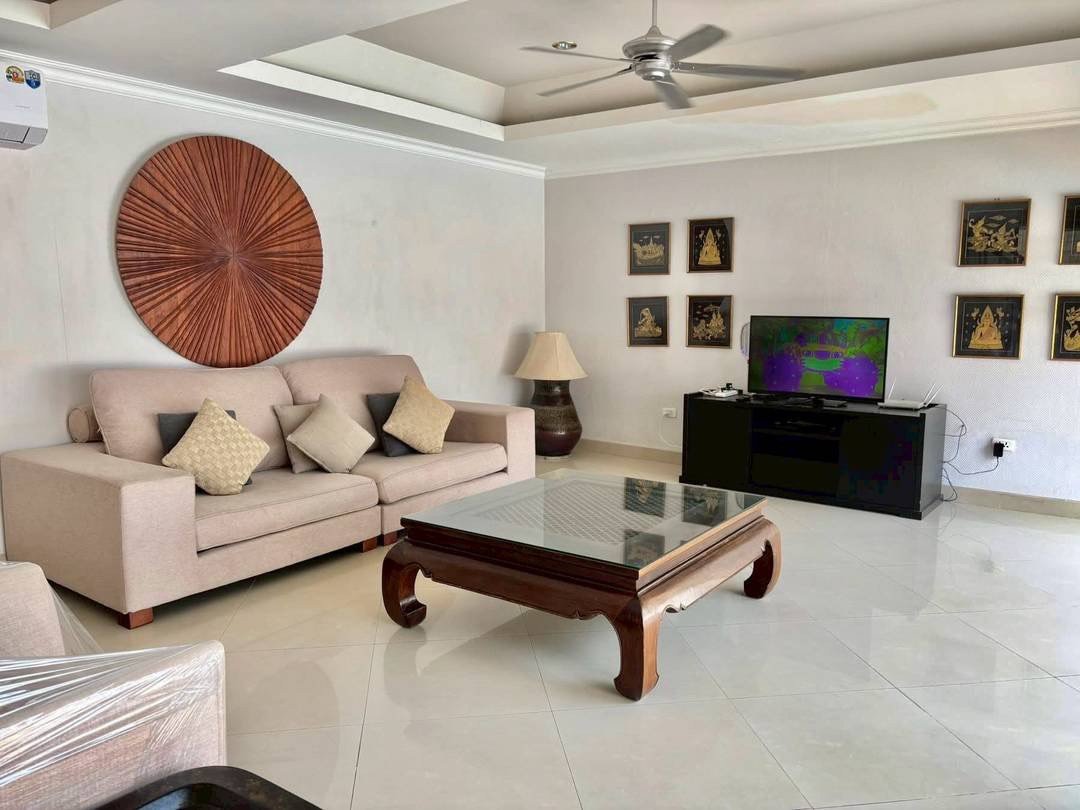 LINE_ALBUM_Pool Villa Pratumnak for Rent_260525_4