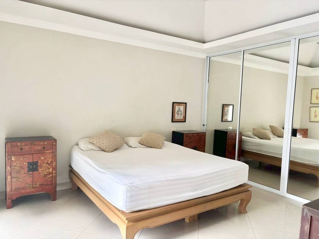 LINE_ALBUM_Pool Villa Pratumnak for Rent_260525_9