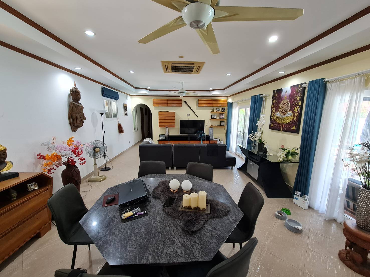 Nirvana-Pool-Villa-1-Living-3