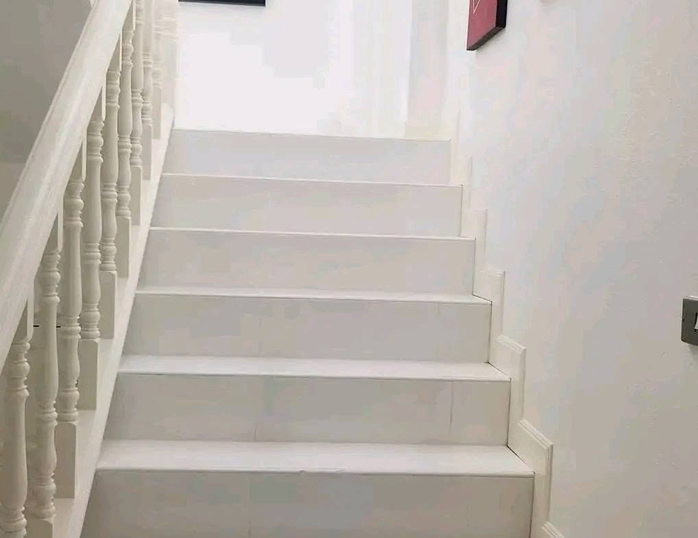 1018