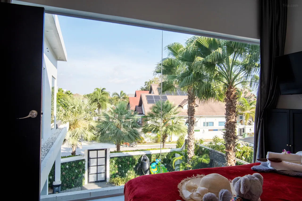 ART Pool Villa (2)