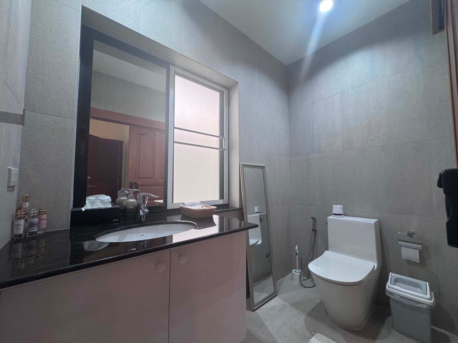 Bahtroom-Photo-1