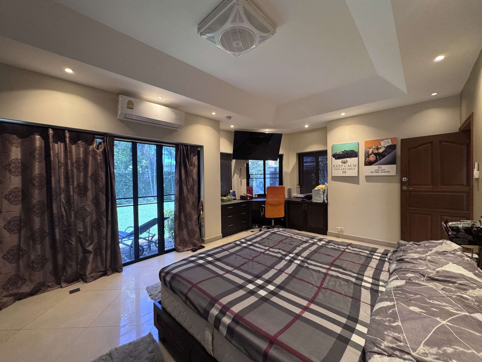 Bedroom-extra-photo