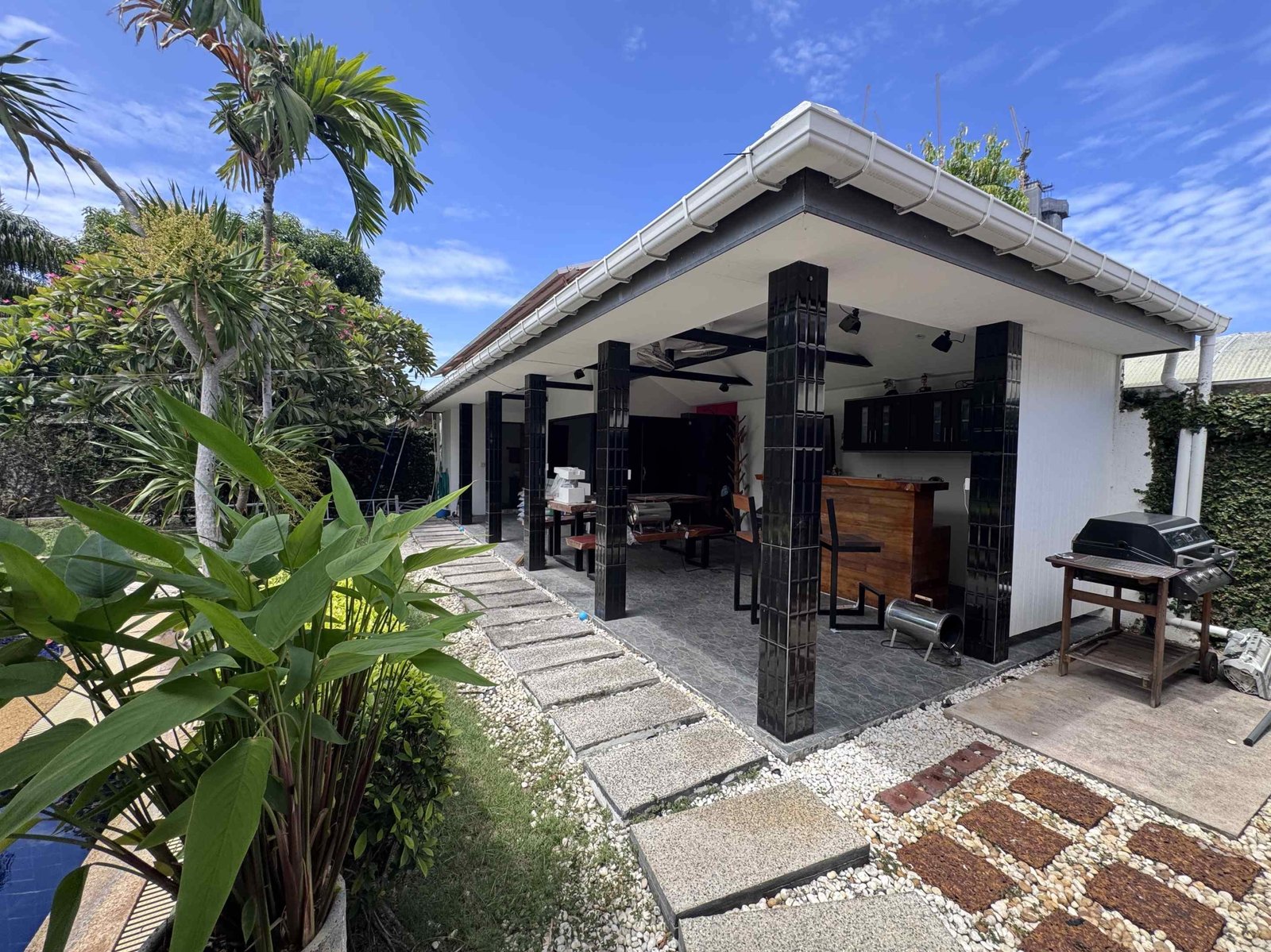 Garden-Bar-01