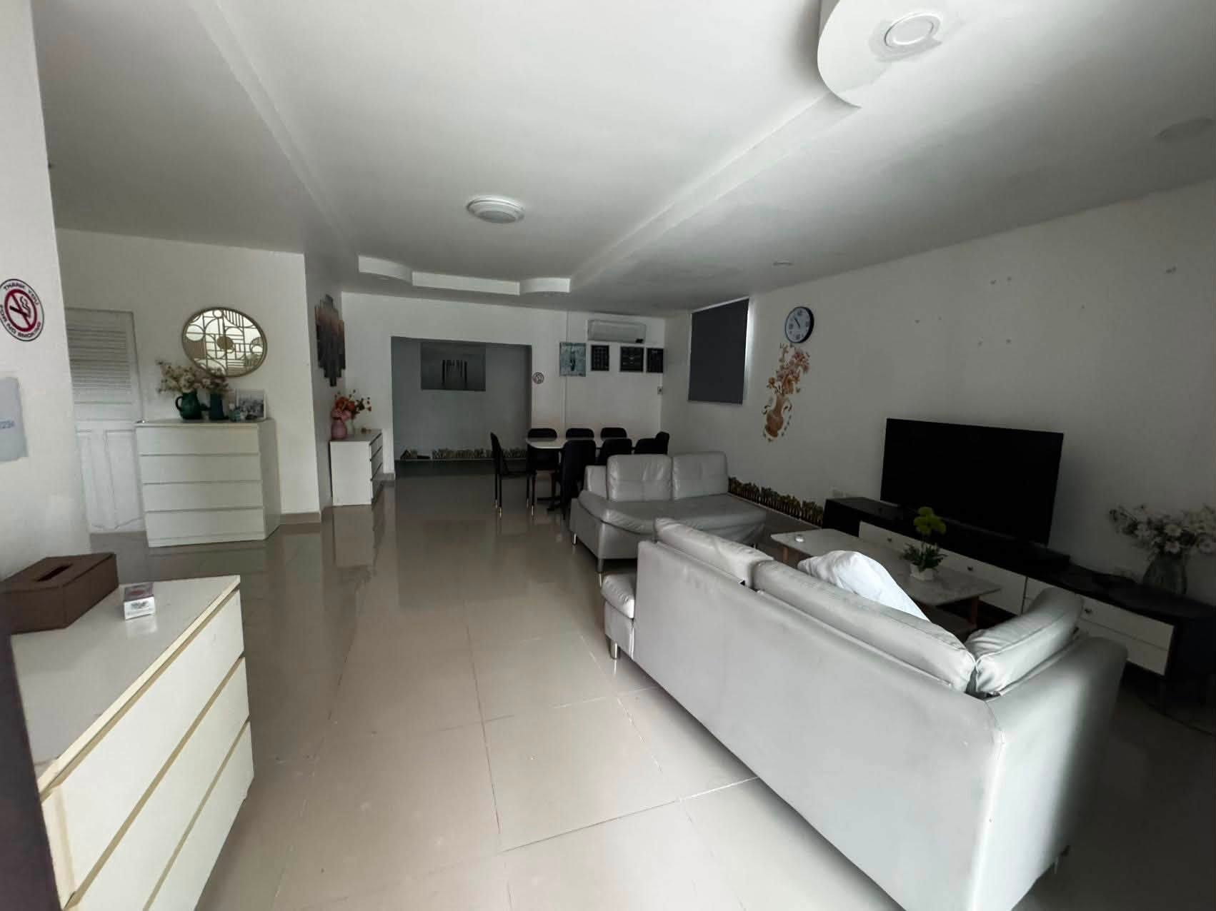 Grand-t.w.-home-2-photo-6