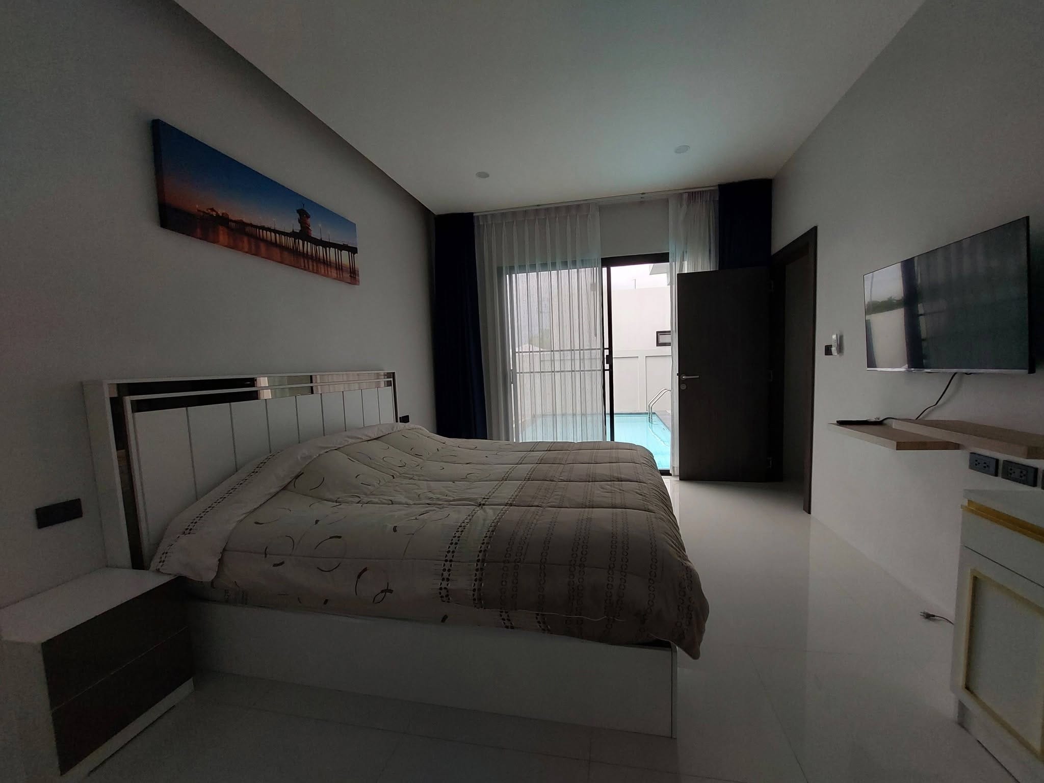 Hivery-Pool-Villa-2-photo-4