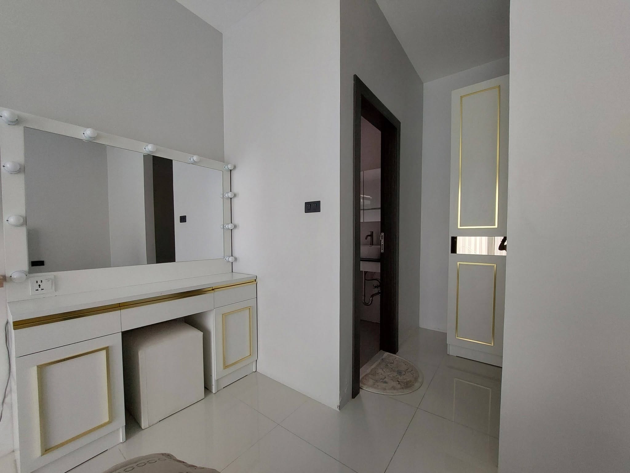 Hivery-Pool-Villa-2-photo-7