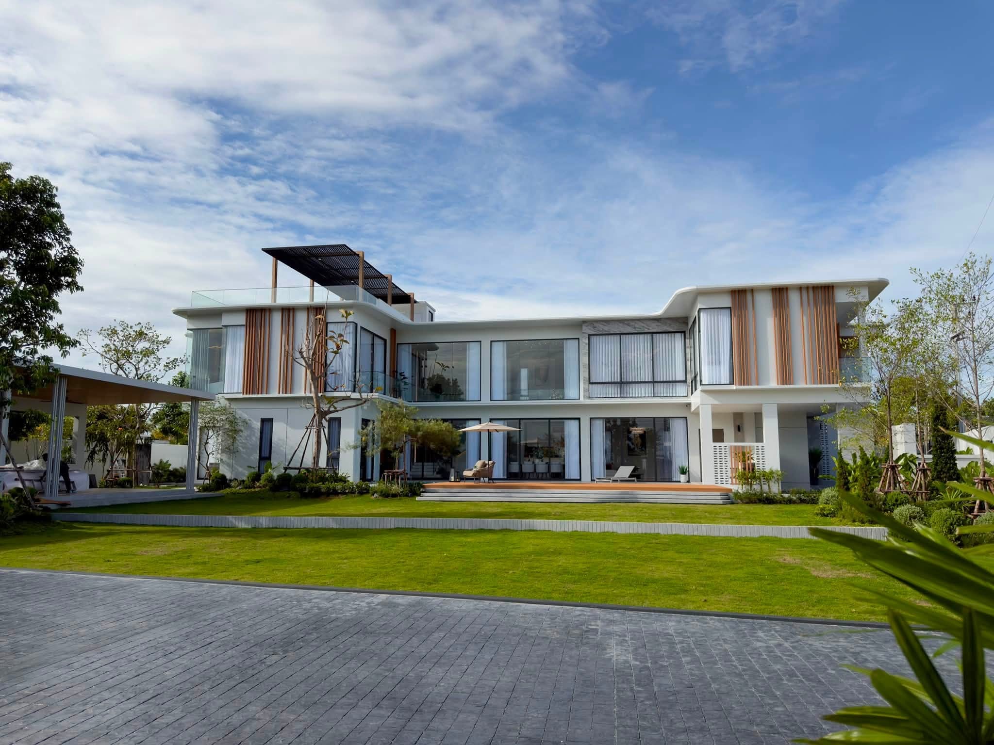 Pool-Villa-Pong-Mabrachan-Luxury-3