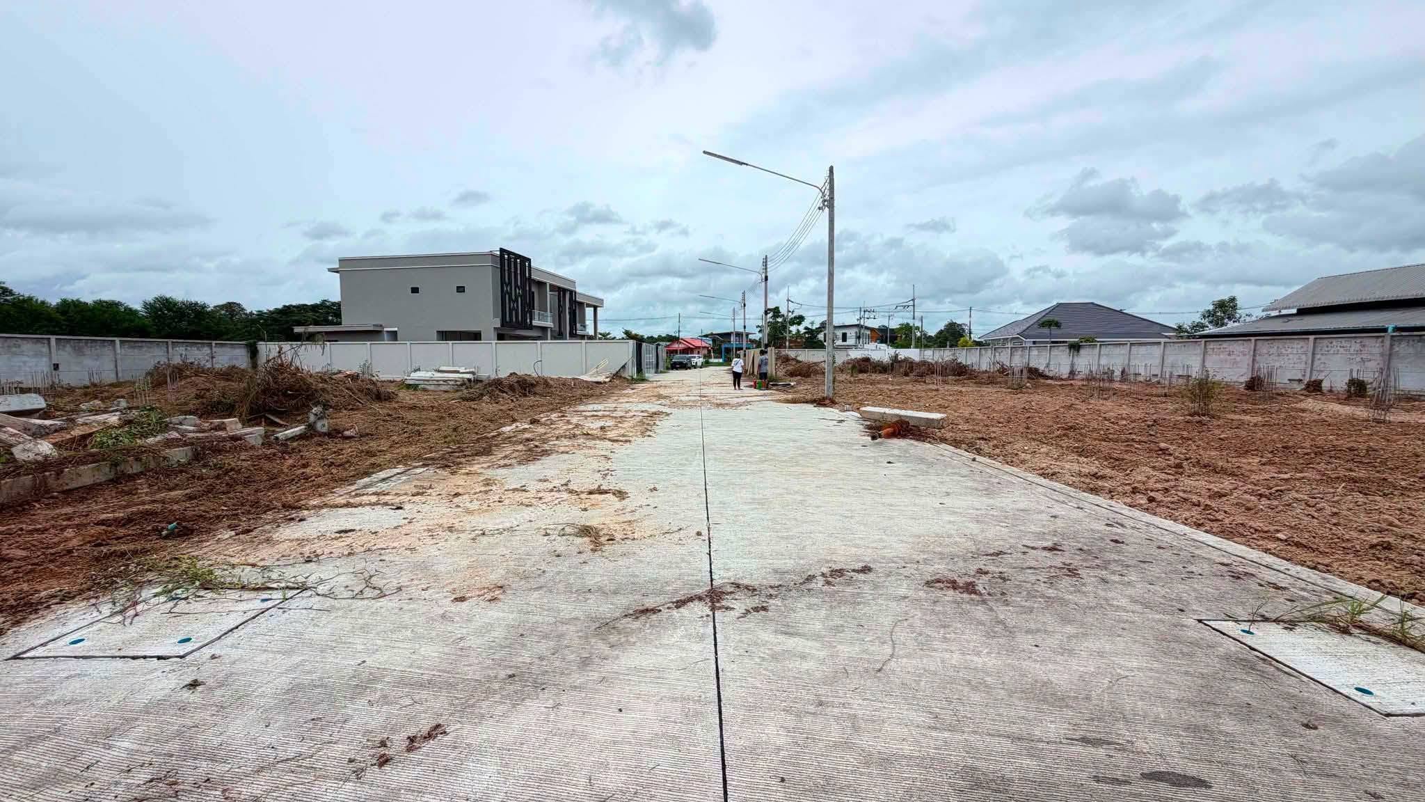 Unfinished-Project-Huay-Yai-2